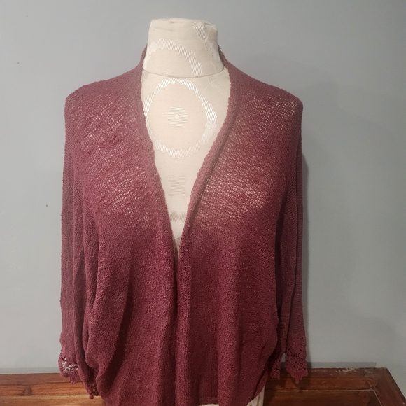 Elegant Women's Burgundy Sweater - Picture 1 of 3